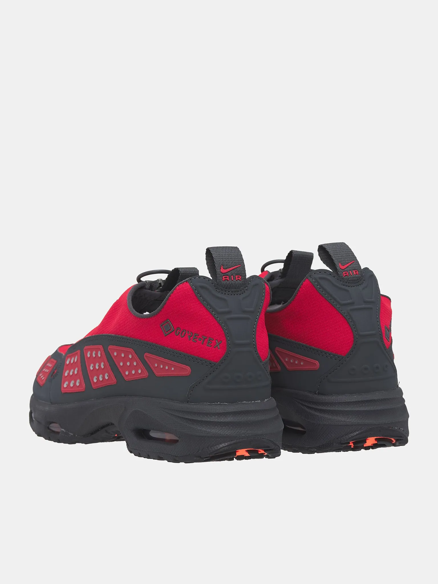 Air Max SNDR Gore-Text Sneakers (FZ4238-800-HYPER-CRIMSON-DK-SM)