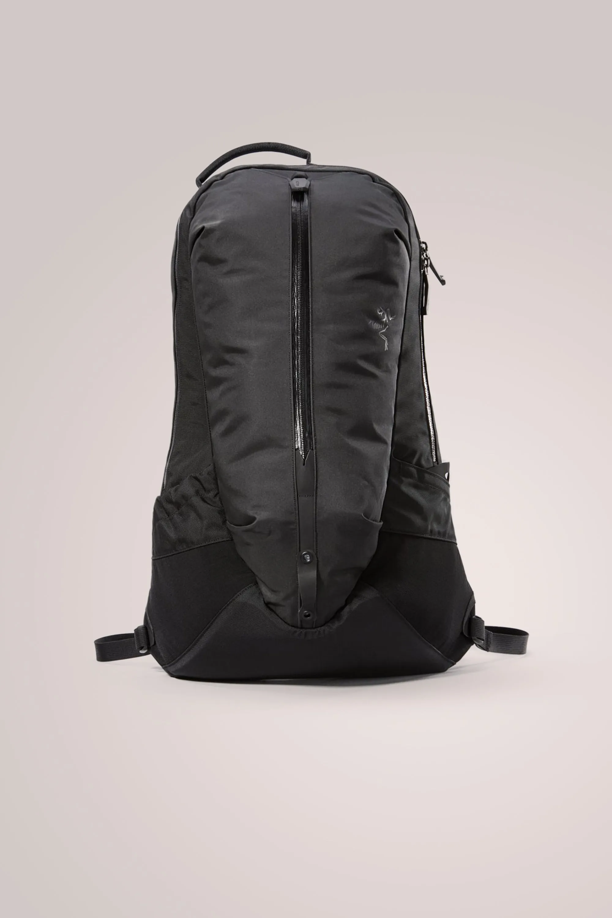 Arc'teryx Arro 22 Backpack in Black II