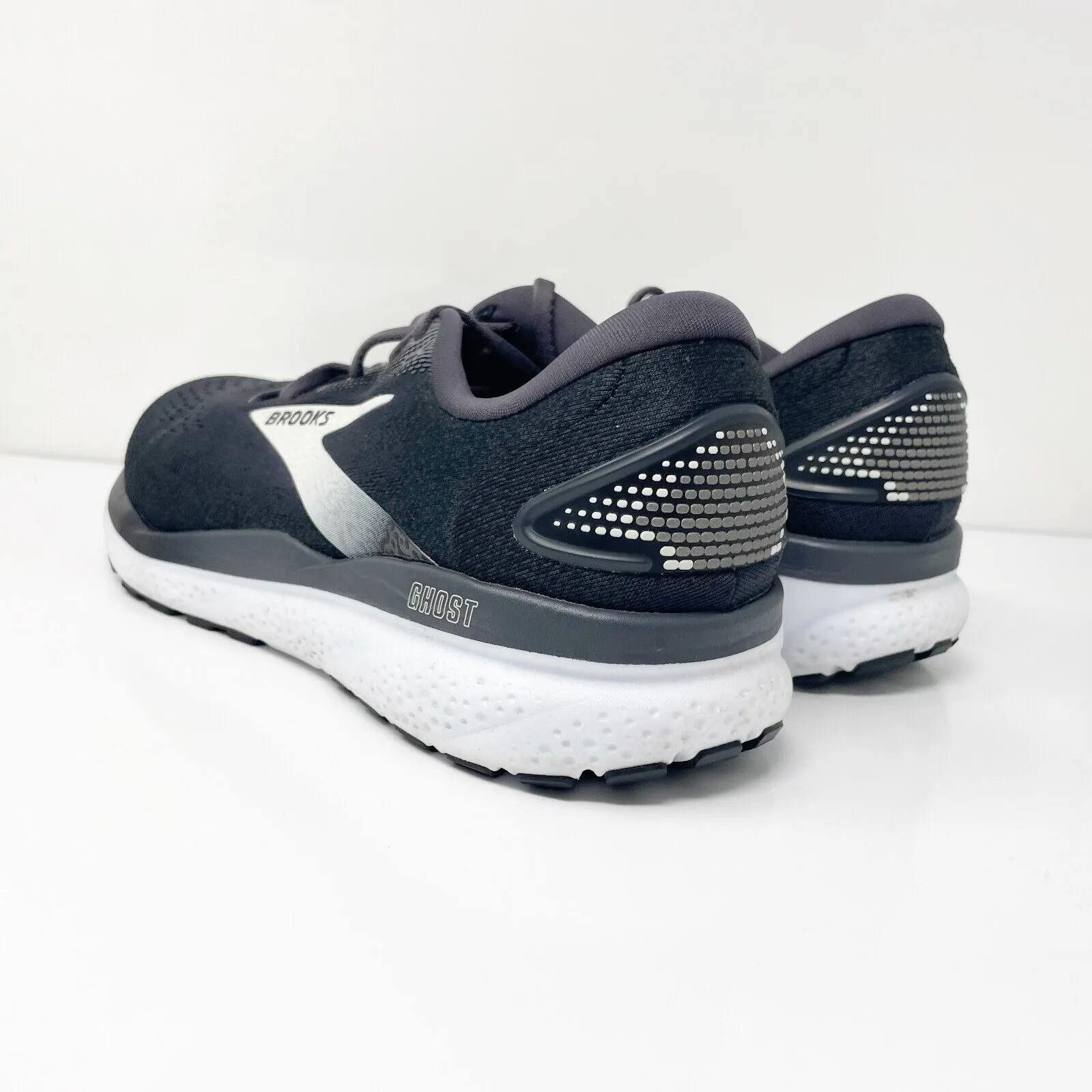 Brooks Mens Ghost 16 1104182E090 Black Running Shoes Sneakers Size 12.5 2E