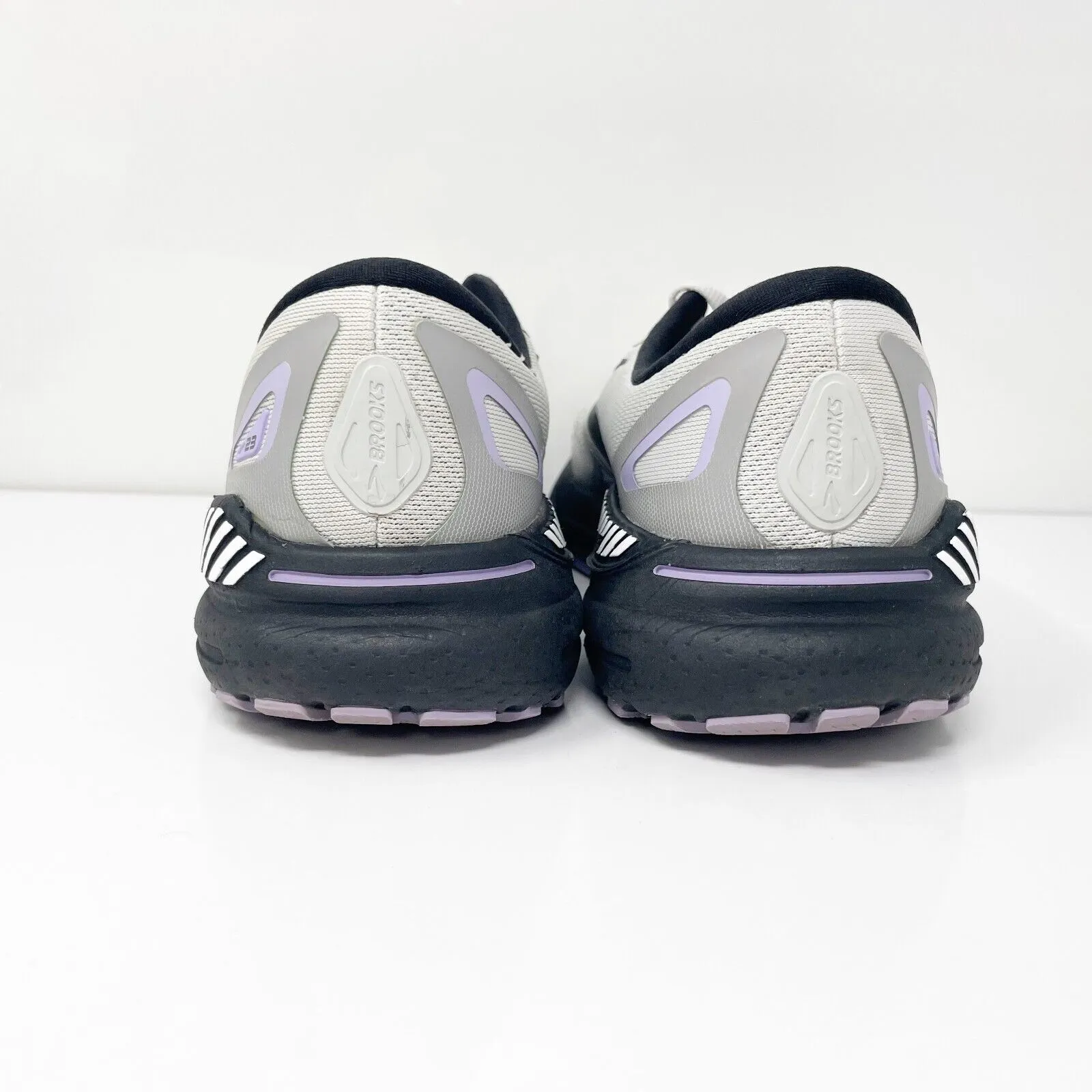 Brooks Womens Adrenaline GTS 23 1203811B039 White Running Shoes Sneakers 8.5 B