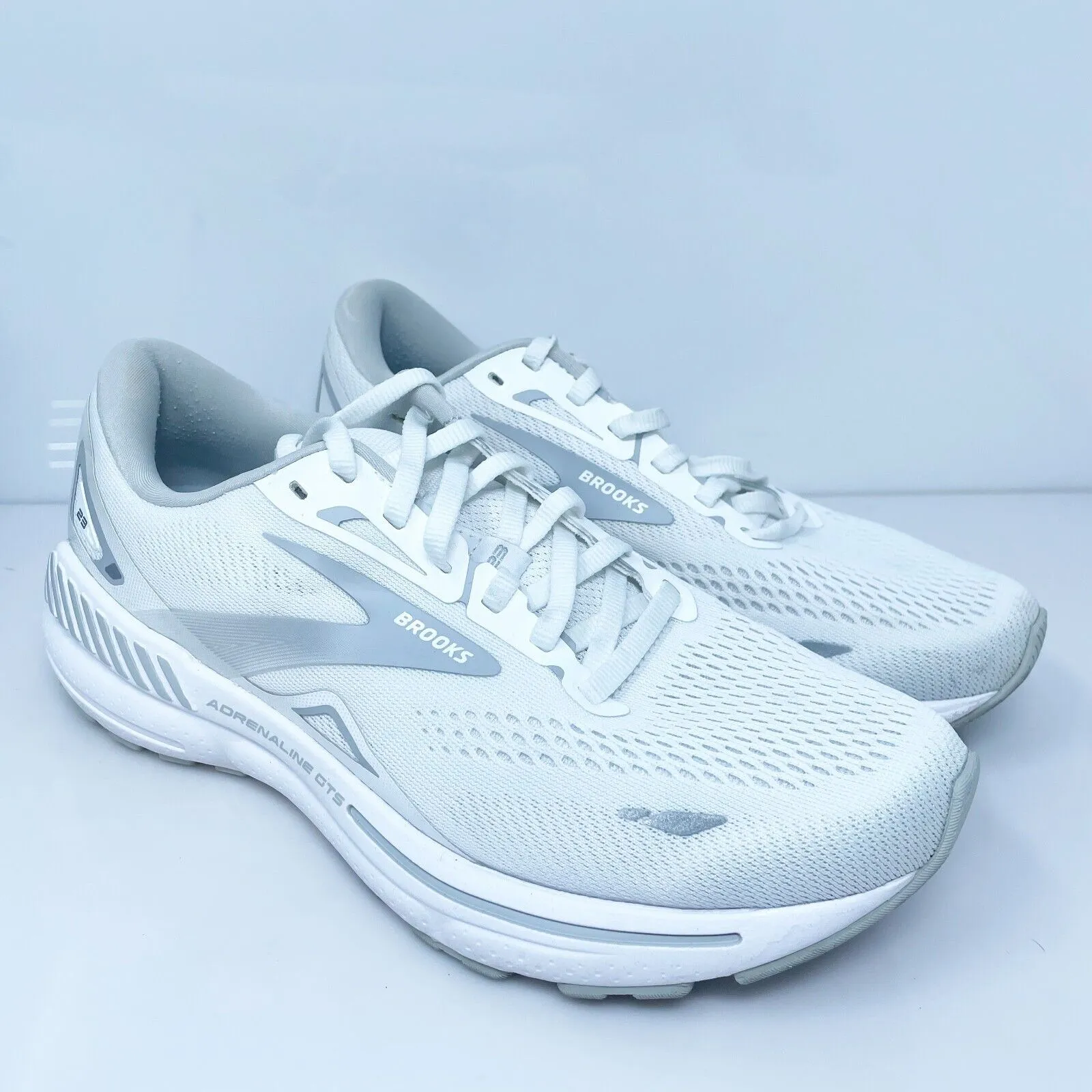 Brooks Womens Adrenaline GTS 23 1203811D104 White Running Shoes Sneakers 8.5 D