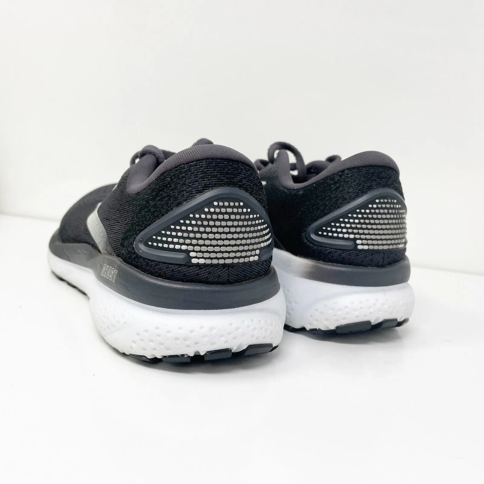 Brooks Womens Ghost 16 1204071D090 Black Running Shoes Sneakers Size 6 D