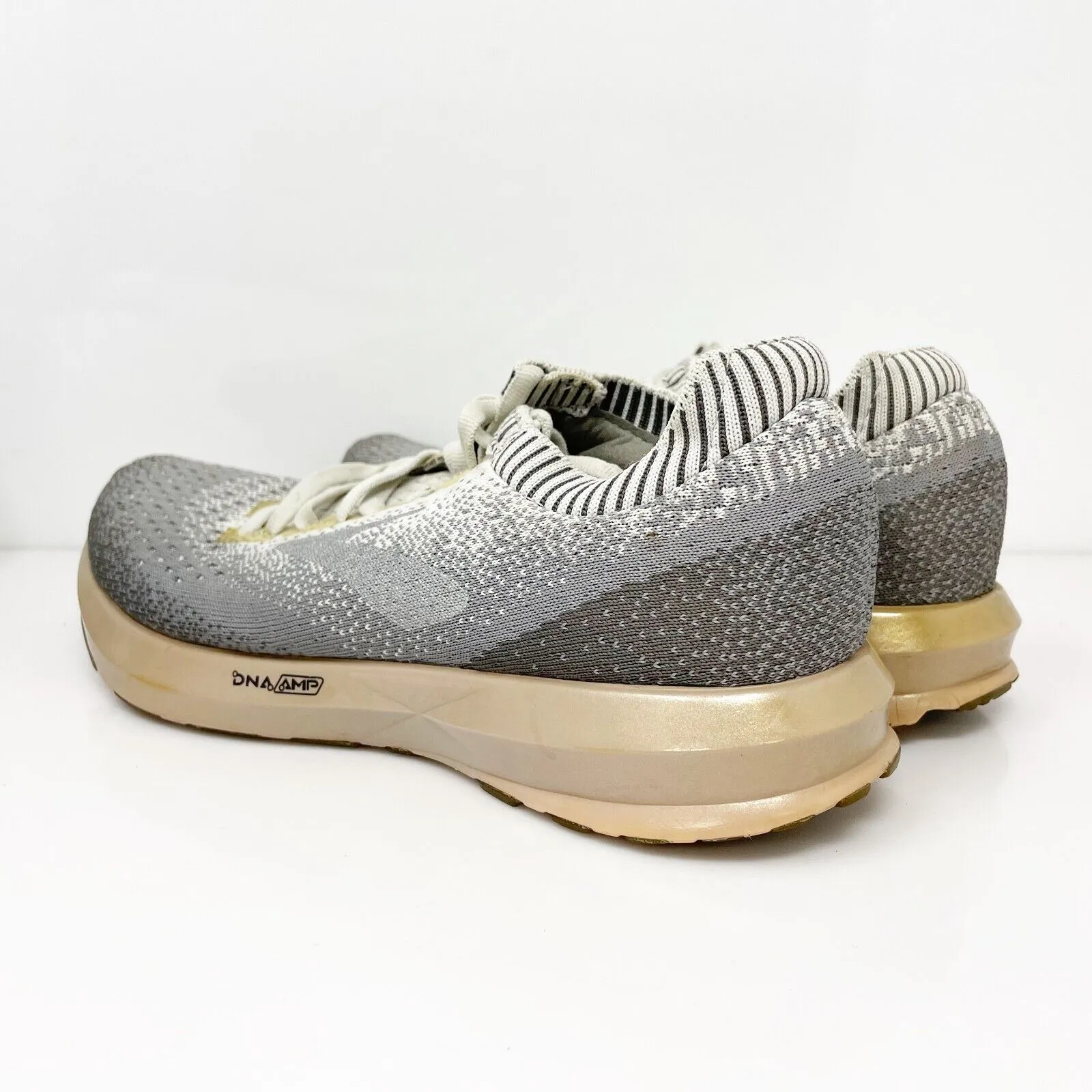 Brooks Womens Levitate 2 1202791B060 Gray Running Shoes Sneakers Size 6.5 B