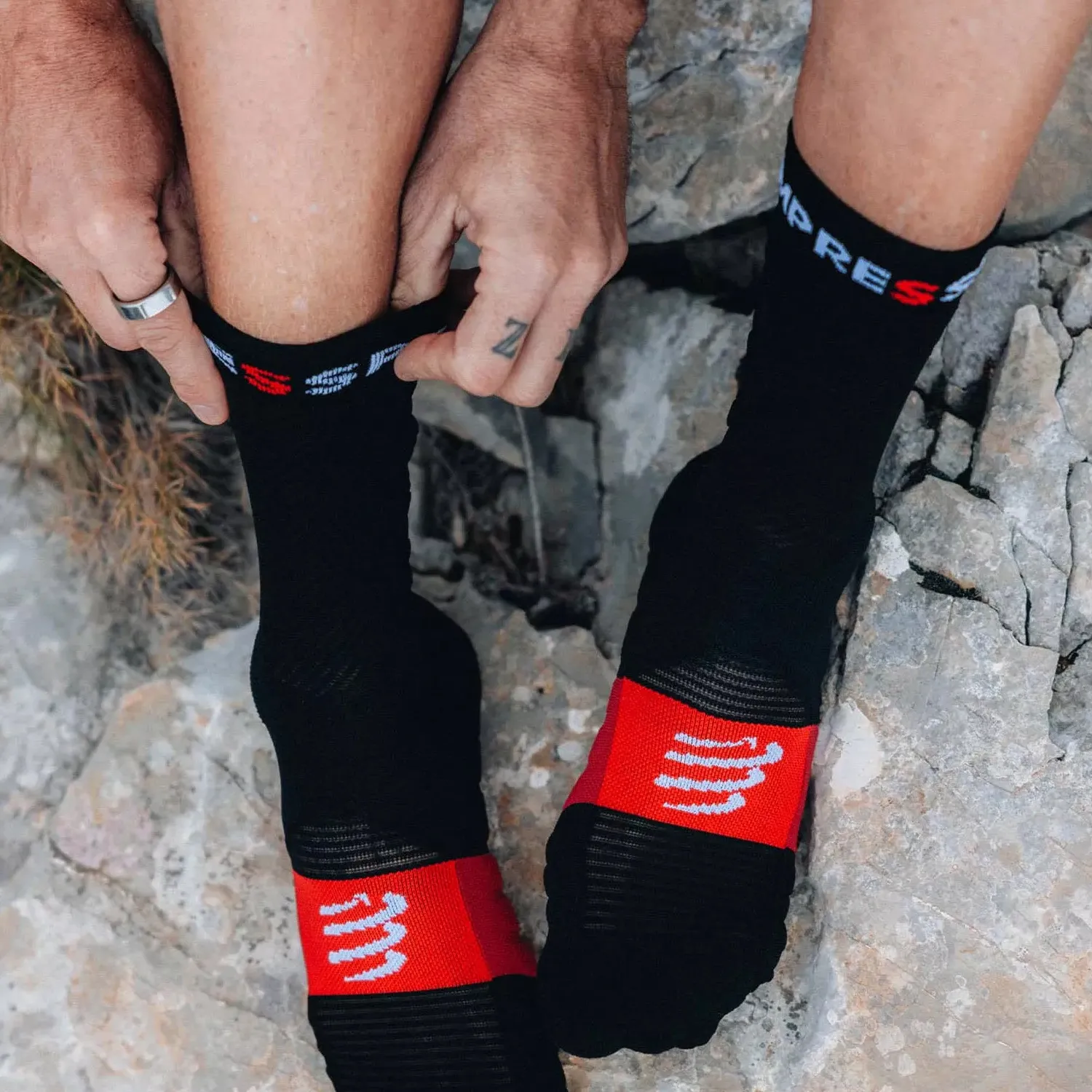 Compressport Ultra Trail V2.0 Calze  Black/Red