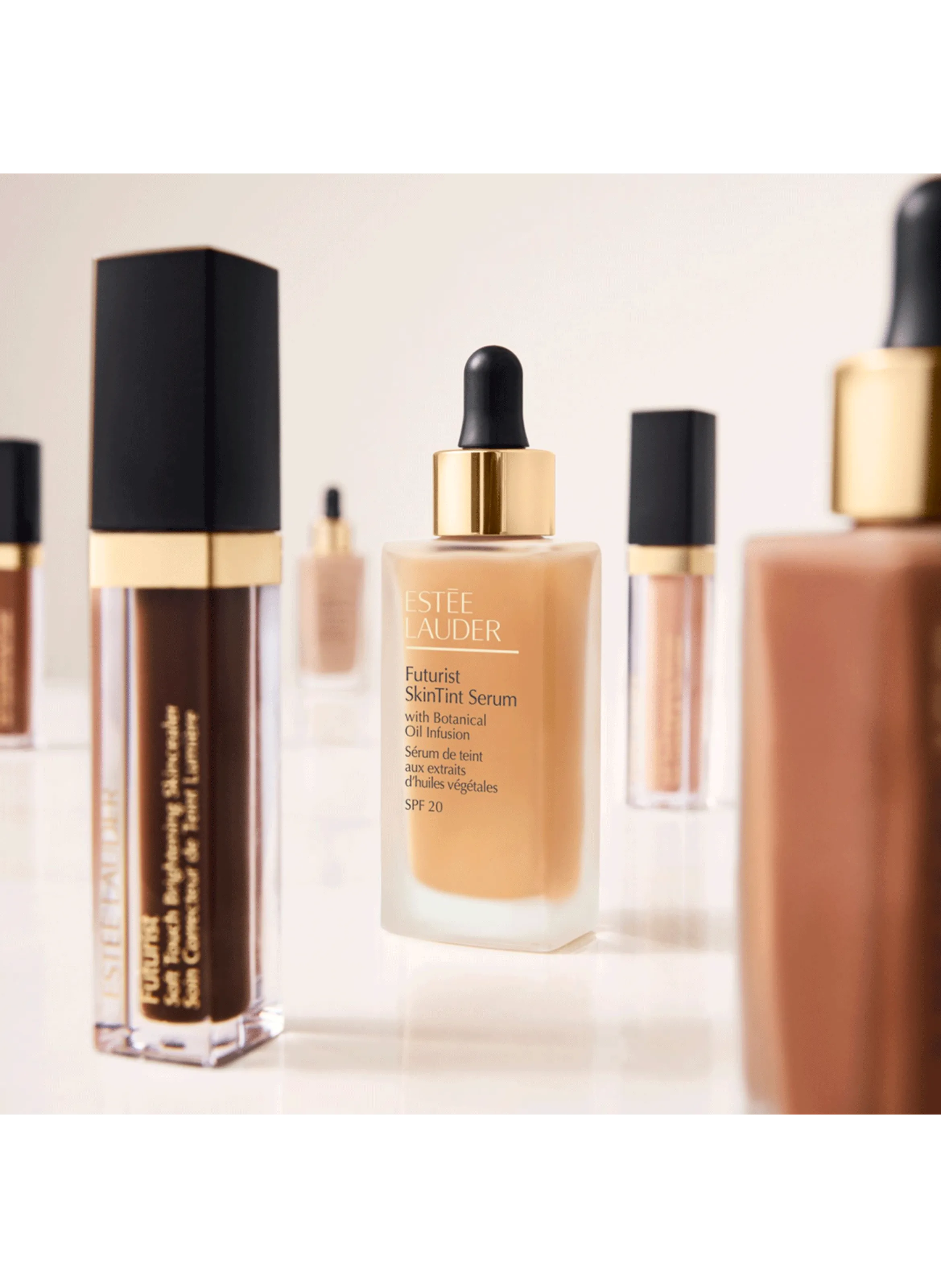 ESTÉE LAUDER  Futurist Soft Touch Brightening Skincealer Concealer - Beige