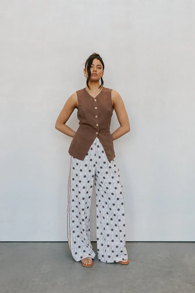 Finch Vest - Chocolate
