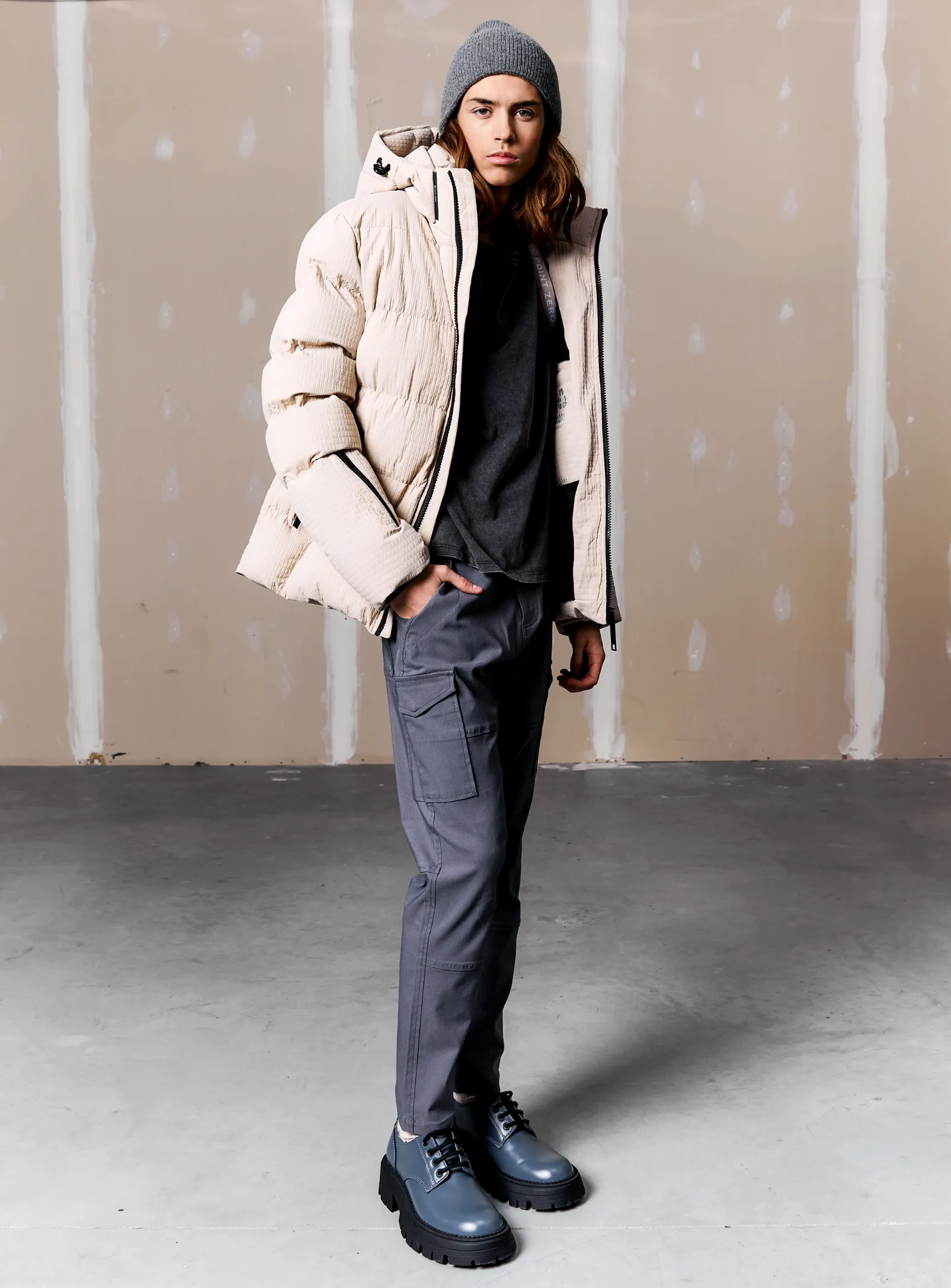 HENDRIX| Heat embossed texture puffer||HENDRIX| Manteau matelassée avec capuche