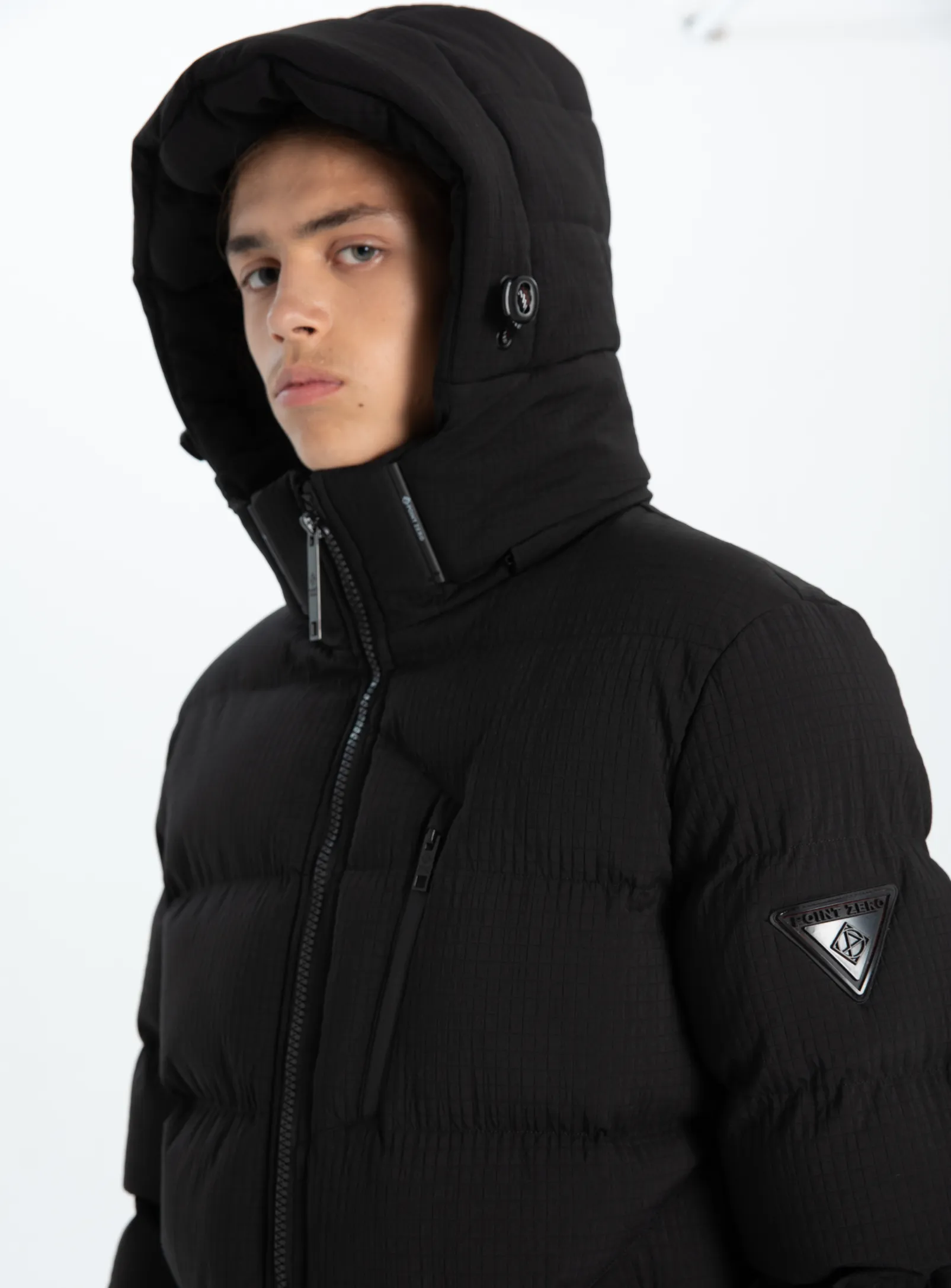 HENDRIX| Heat embossed texture puffer||HENDRIX| Manteau matelassée avec capuche