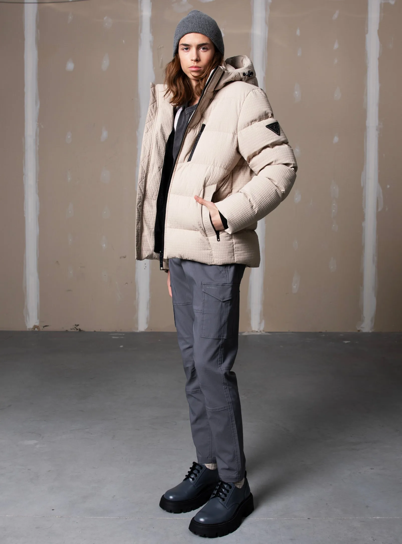 HENDRIX| Heat embossed texture puffer||HENDRIX| Manteau matelassée avec capuche