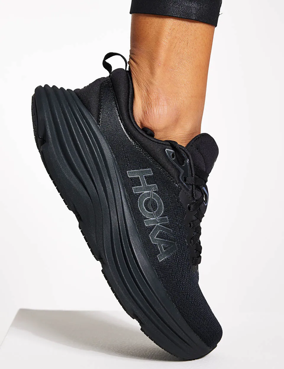 HOKA Bondi 8 - Black/Black