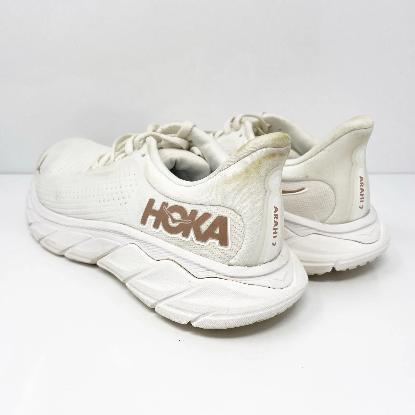 Hoka One One Womens Arahi 7 1147851 BSG White Running Shoes Sneakers Size 6 B