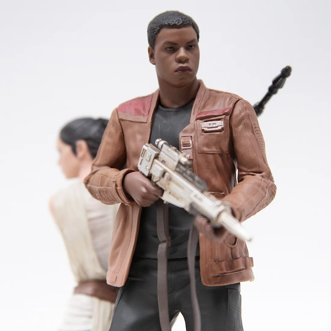 Kotobukiya ARTFX+ Star Wars The Force Awakens Rey And Finn Statue (brown)