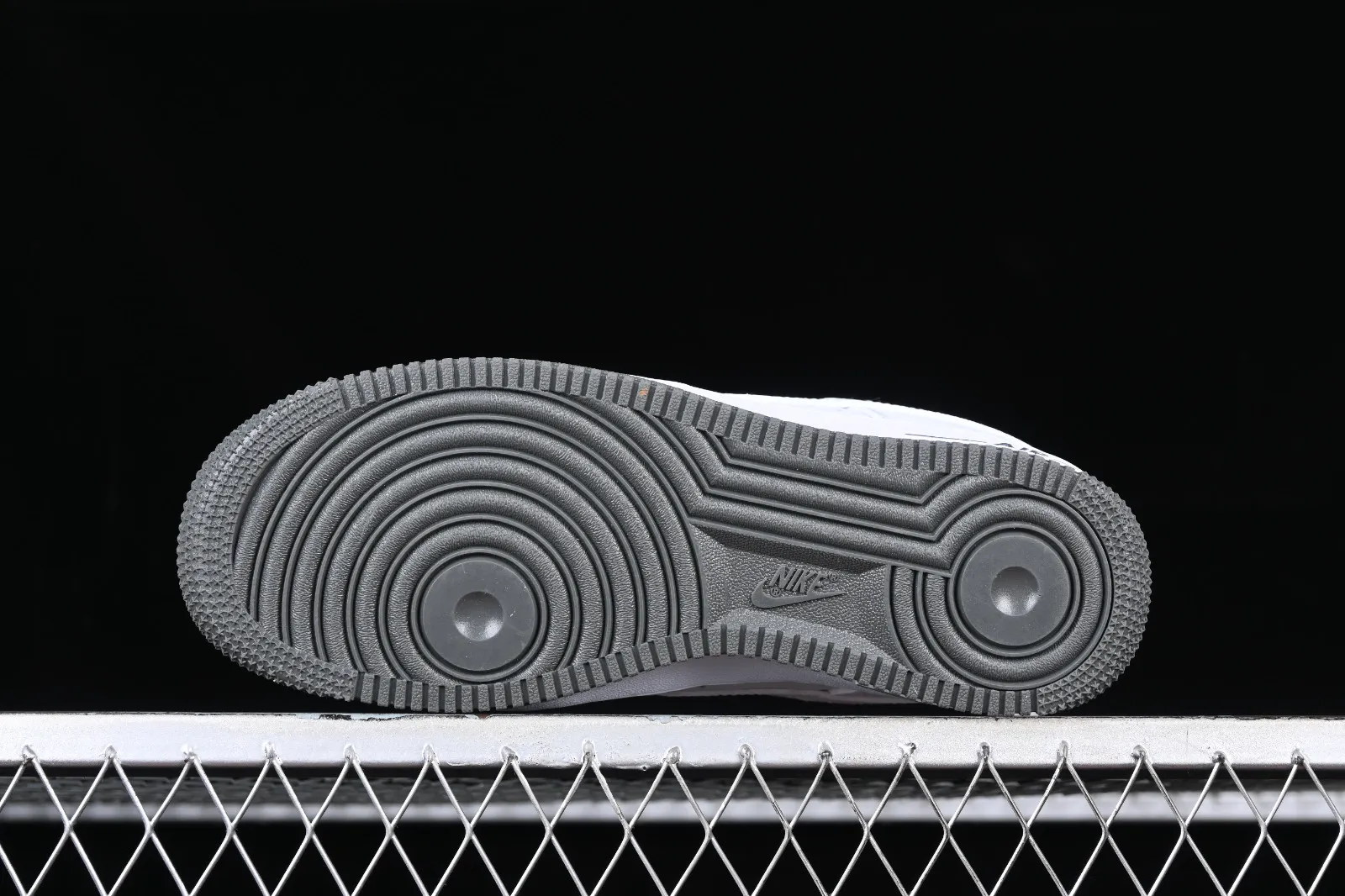 Nike Air Force 1 07 Low Dark Grey White Gold DD1225-008