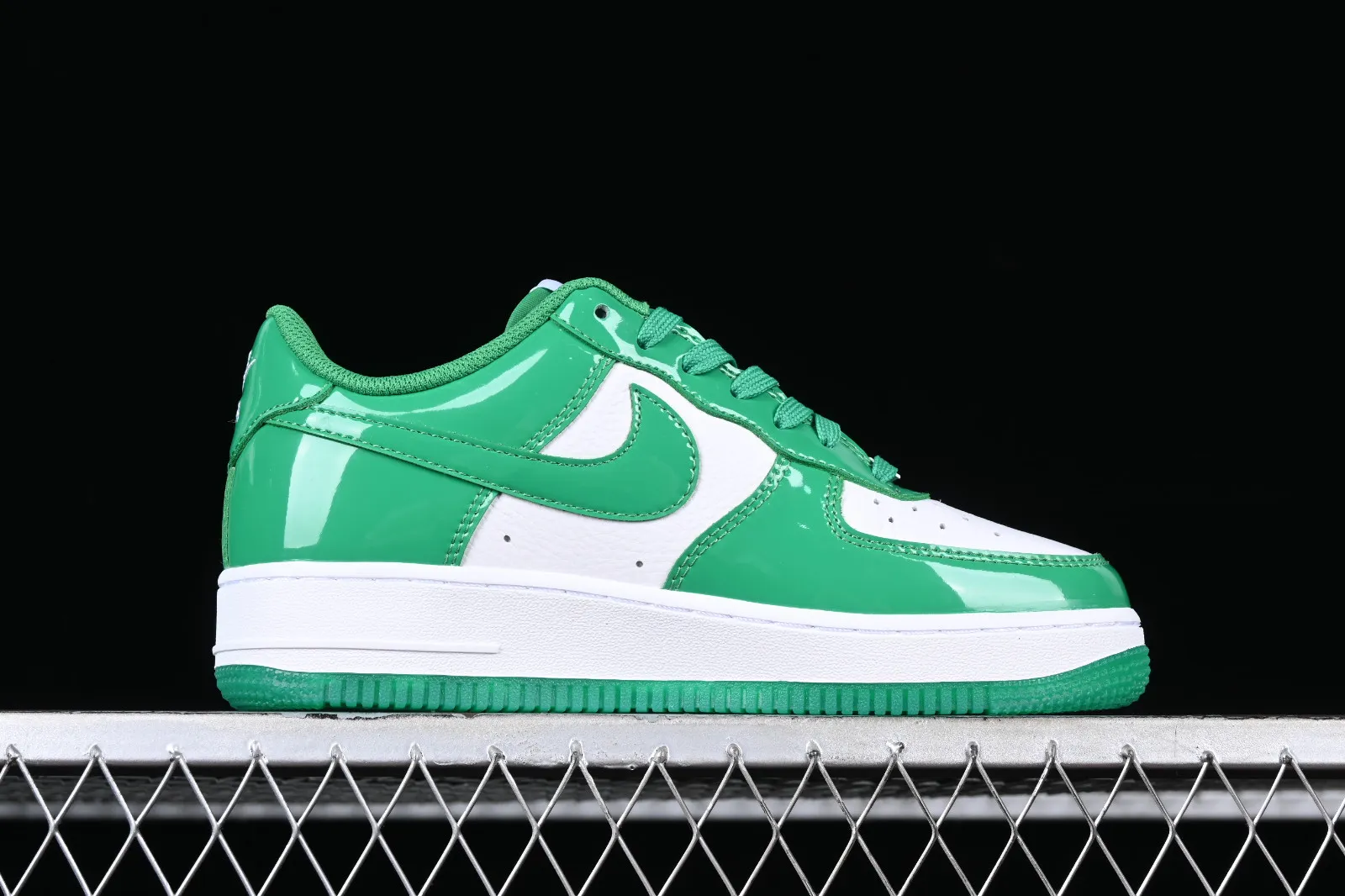 Nike Air Force 1 07 Low Green White HP3656-511
