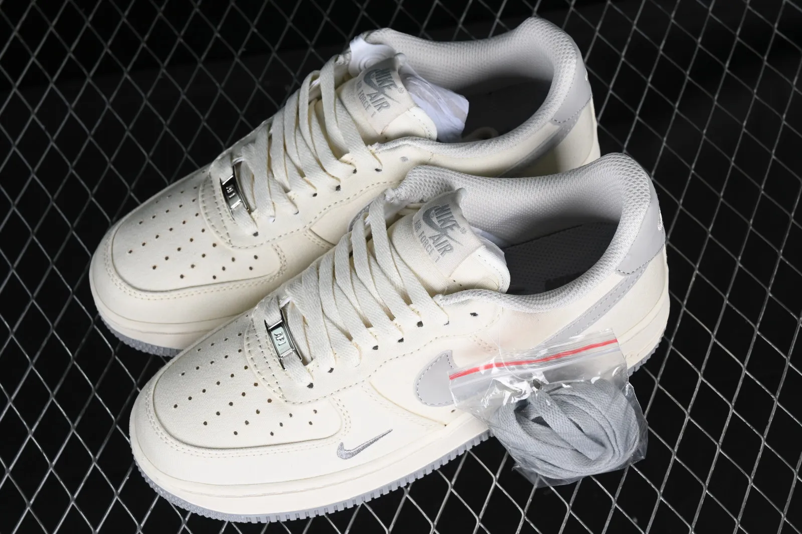 Nike Air Force 1 07 Low Sail Rice White Light Grey ME0112-522