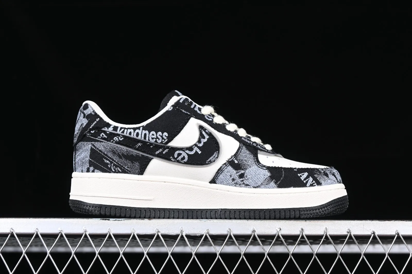 Nike Air Force 1 07 Low Wednesday White Black FB0607-011