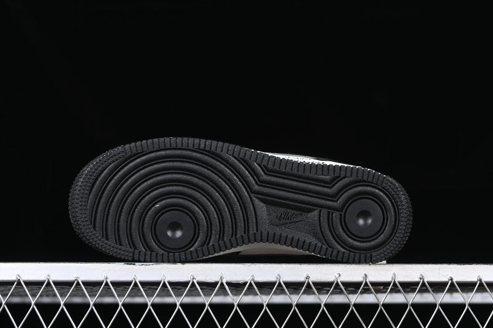 Nike Air Force 1 07 Low Wednesday White Black FB0607-011