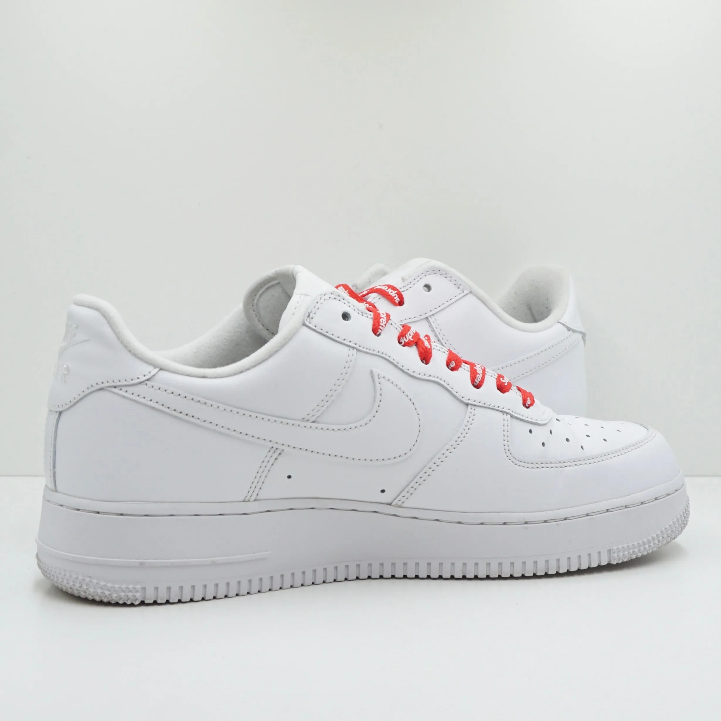Nike Air Force 1 Low Supreme White