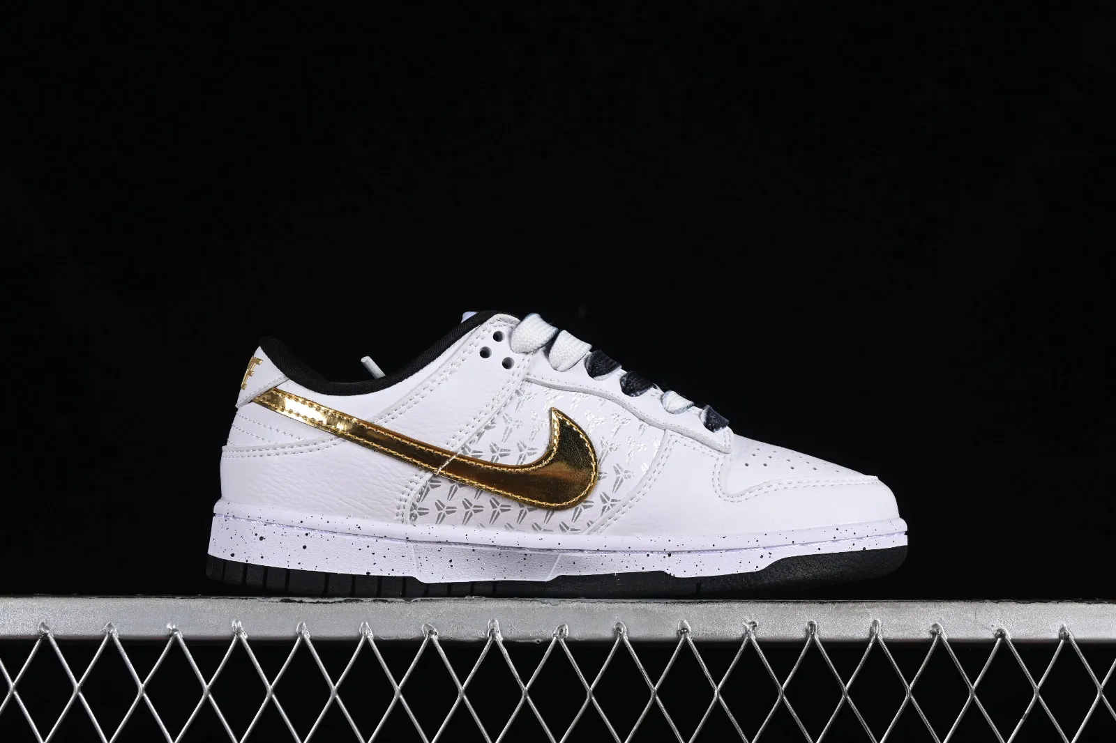 Nike SB Dunk Low White Black Gold FC1688-193