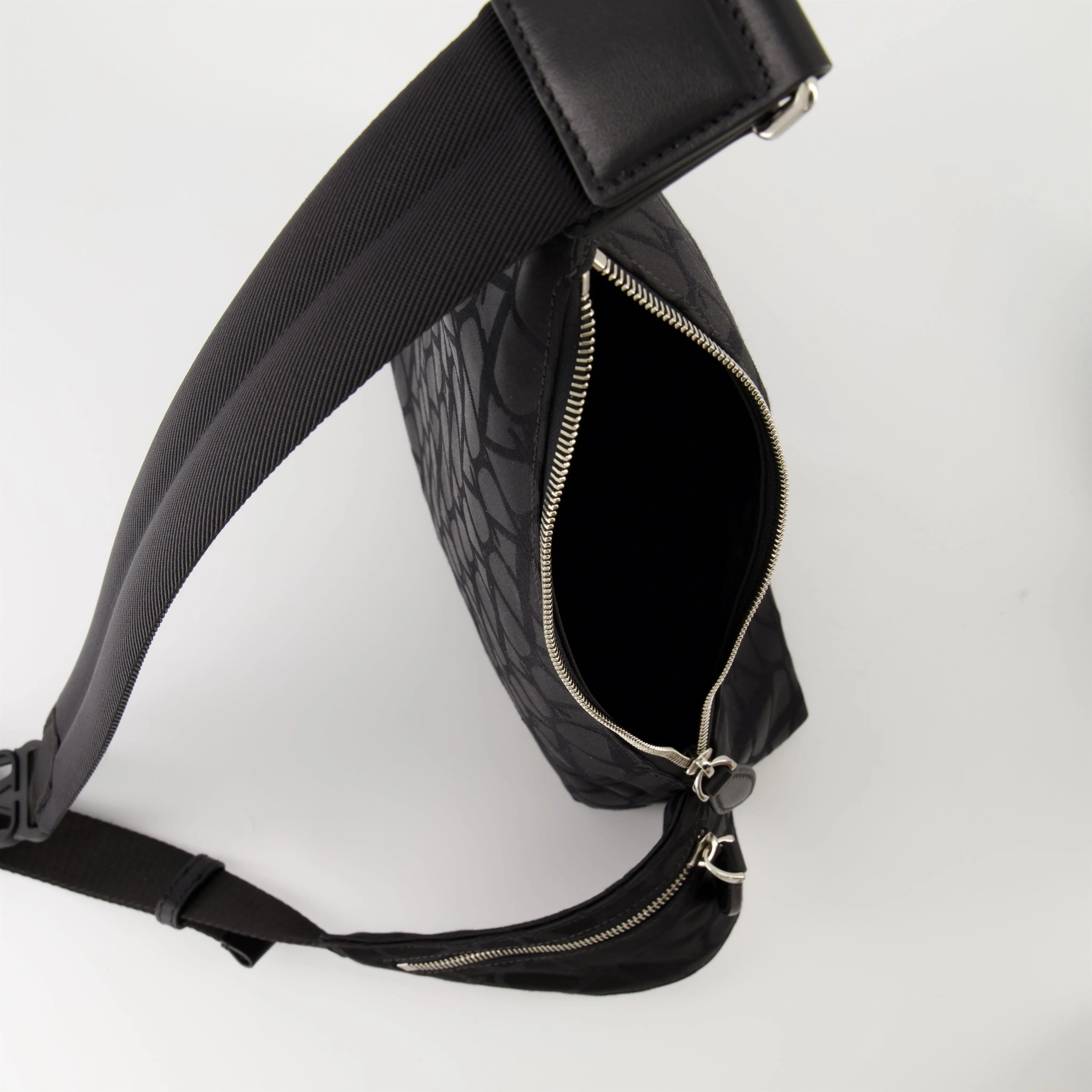 Nylon crossbody bag in sleek black