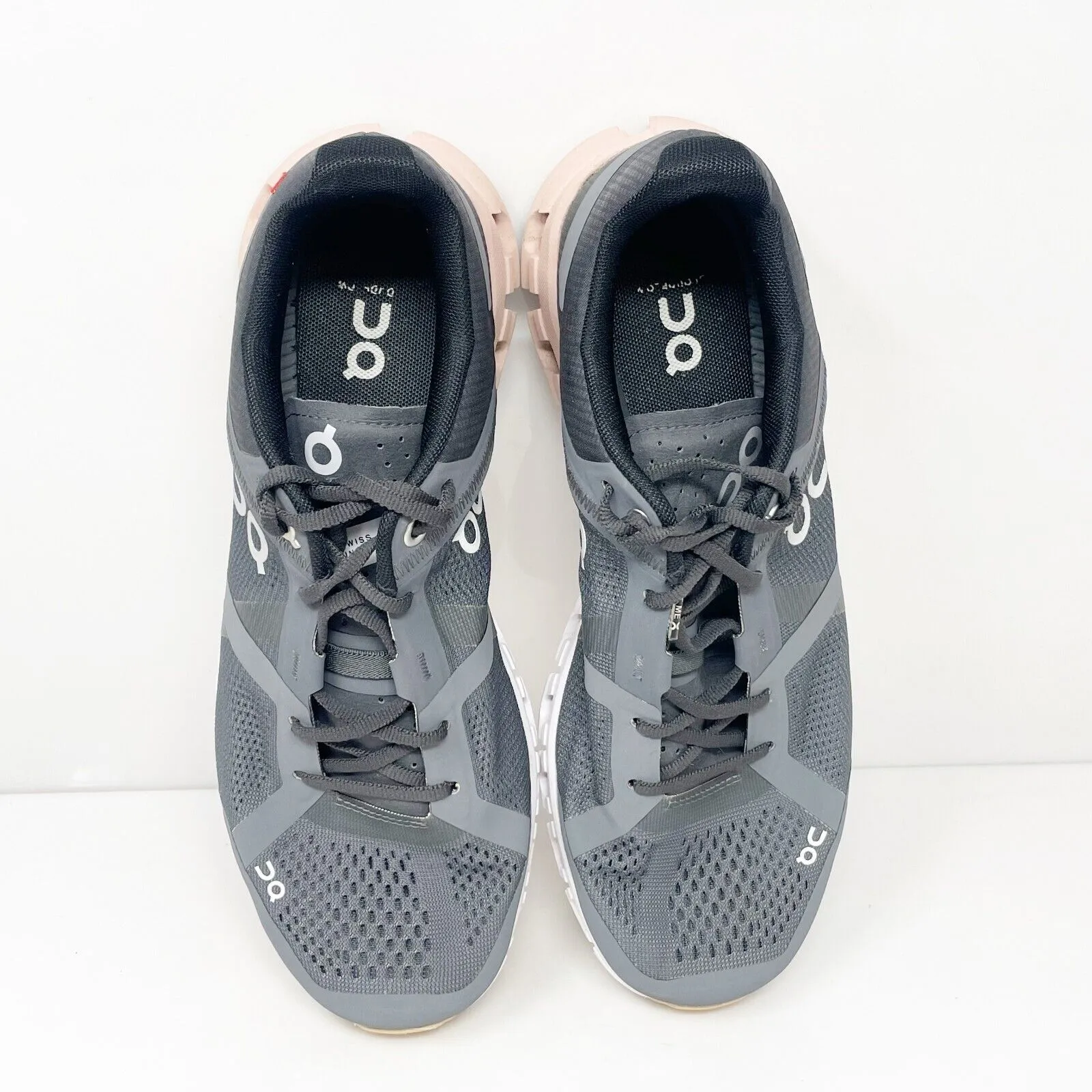 On Womens Cloudflow Gray Running Shoes Sneakers Size 7.5