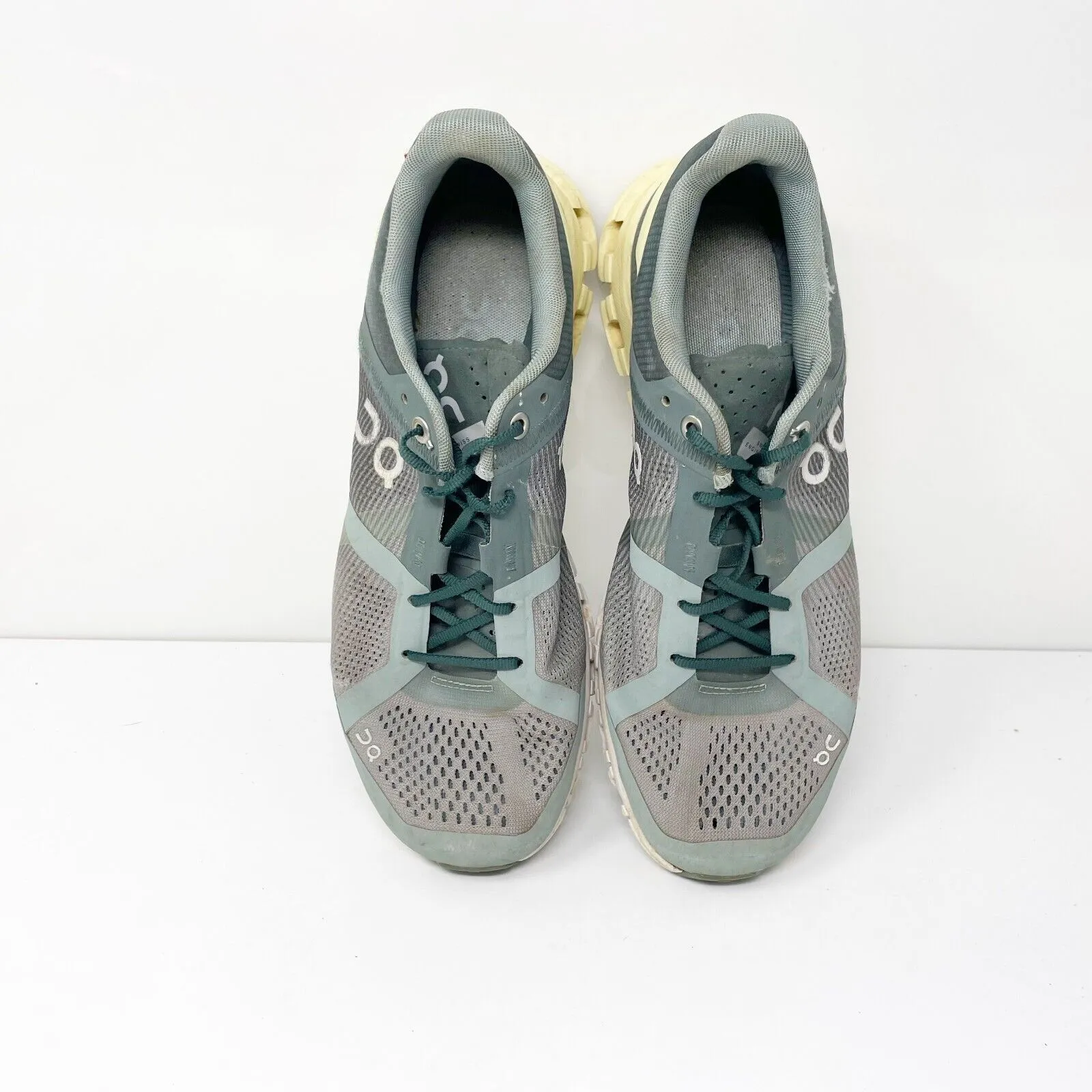 On Womens Cloudflow Gray Running Shoes Sneakers Size 8