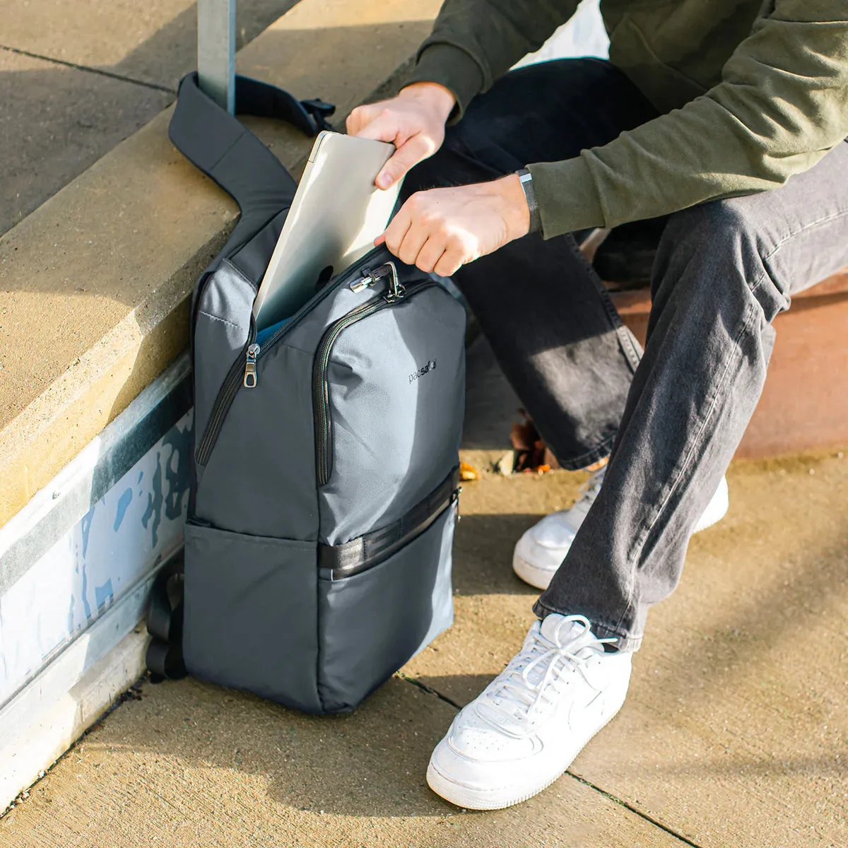 PacSafe Metrosafe X Anti-Theft 25L Backpack - Slate