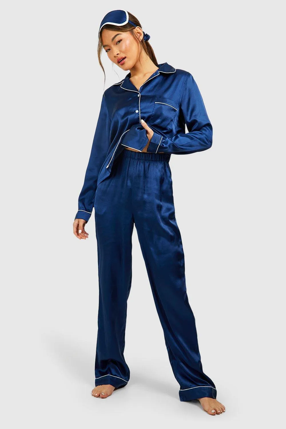 Pajama Gift Set With Eye Mask And Scrunchie
