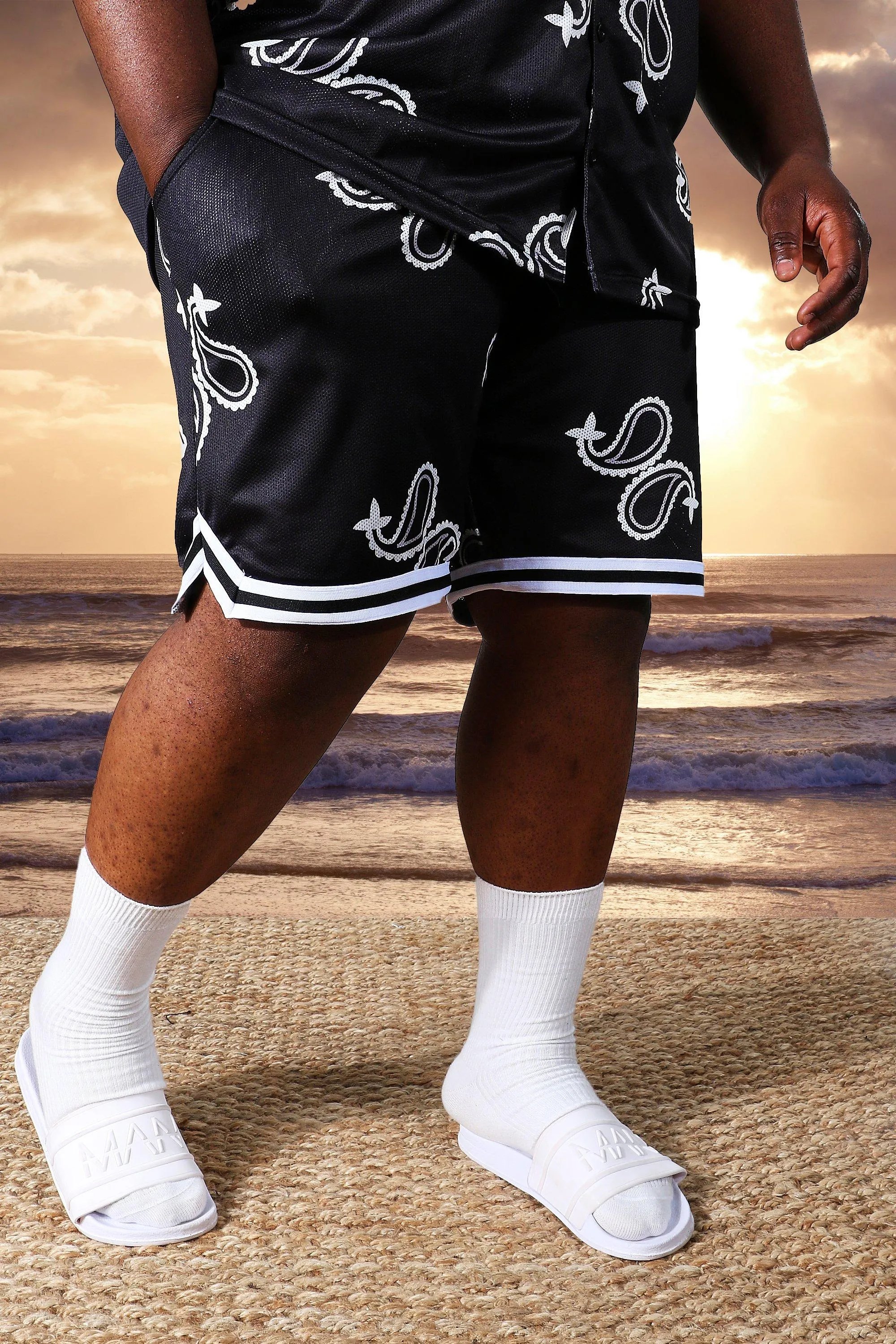 Plus Mid Mesh Paisley Basketball Shorts