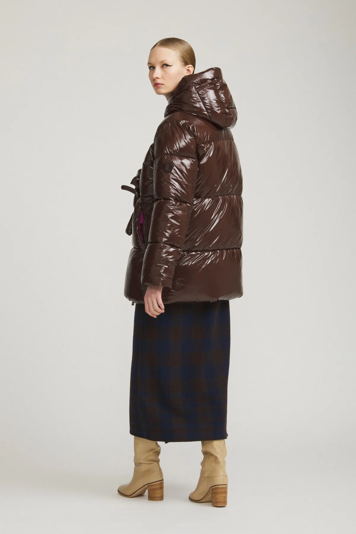 Puffer jacket shiny effect with wide neck