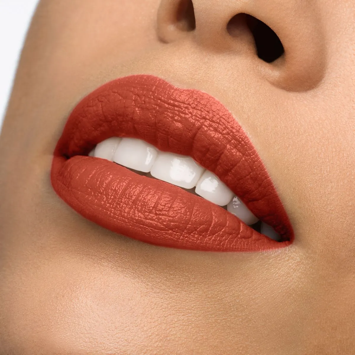 Rouge Louboutin Silky Satin Satin lipstick - Nuance Nu 354