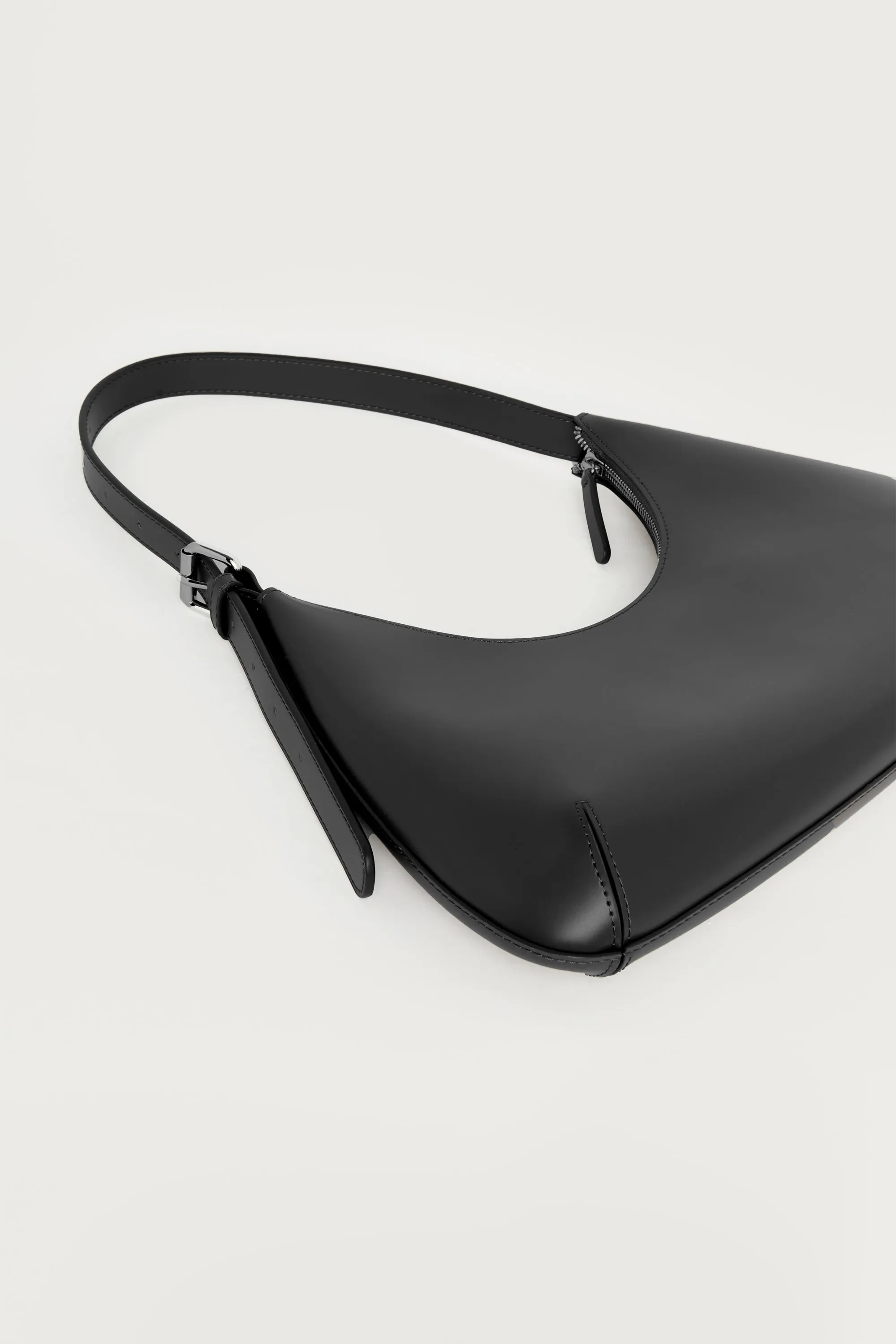 SMALL ROUNDED SHOULDER BAG