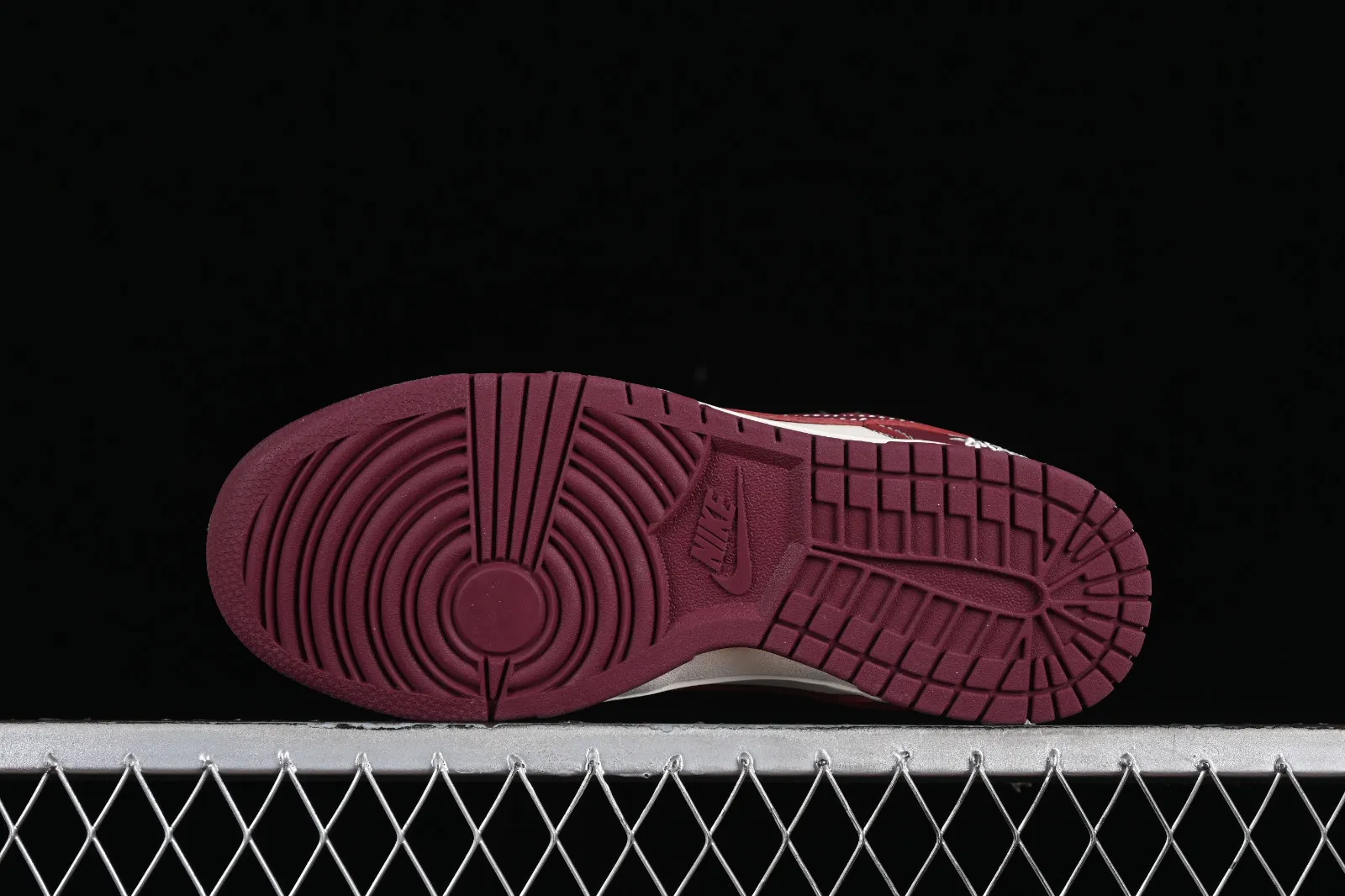 Stussy x Nike SB Dunk Low Dark Red Off White BB9898-001