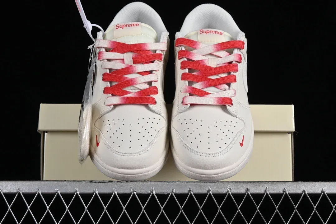 Supreme x Nike SB Dunk Low Off White Red BB8657-107