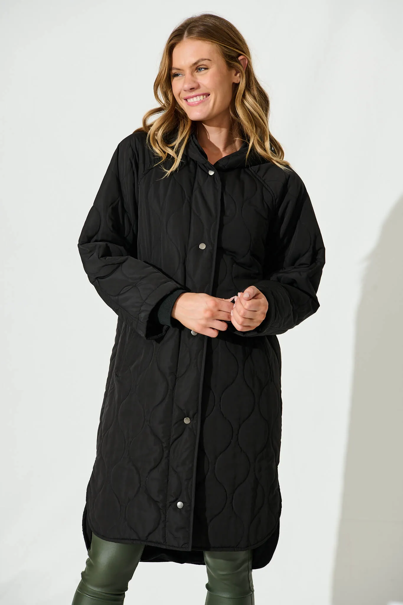 Valencia Puffer Jacket In Black