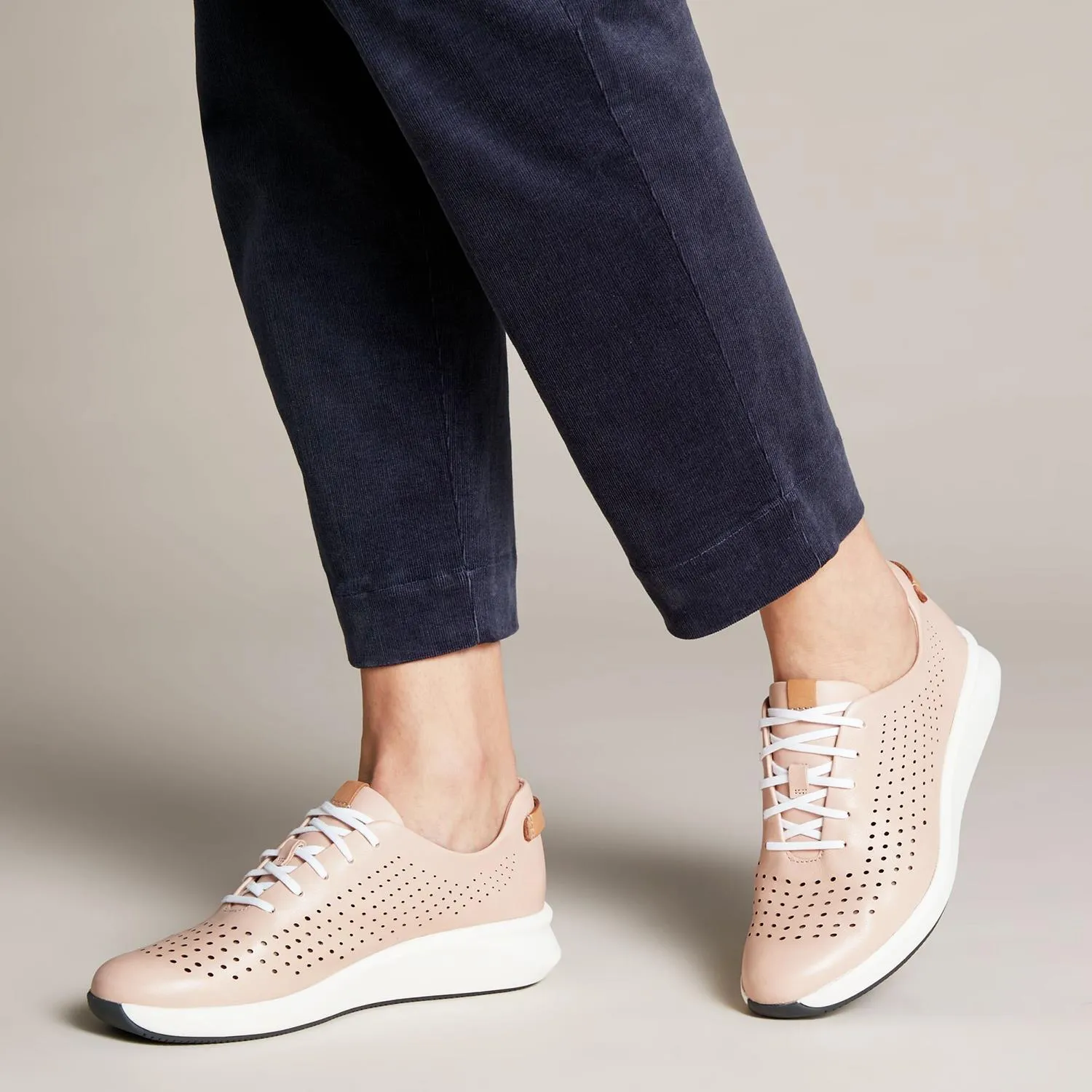 Women's Clarks Un Rio Tie Black Leather