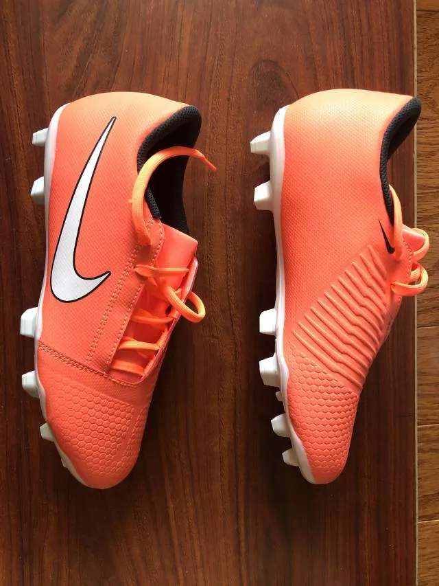 Womens soccer phantom venom cleats