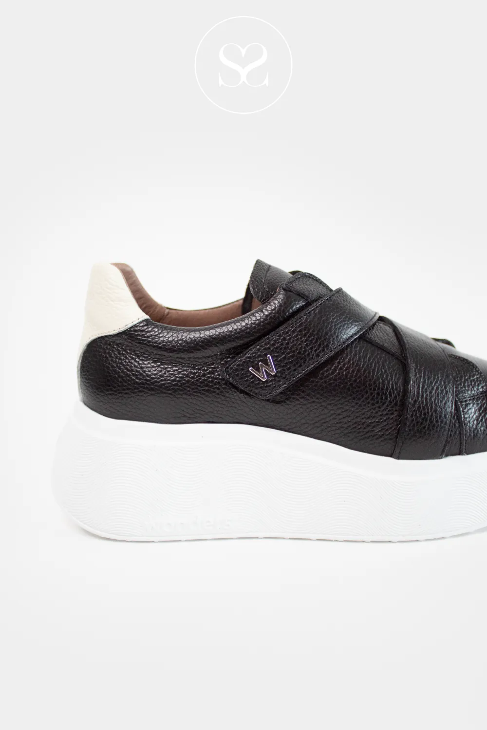 WONDERS A-3612 BLACK LEATHER VELCRO STRAP CHUNKY WEDGE TRAINERS